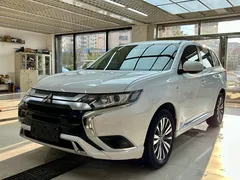 2021 Mitsubishi Outlander 2.0L 2WD 5 Seats, белый — фото 1