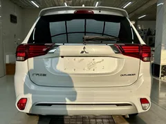 2021 Mitsubishi Outlander 2.0L 2WD 5 Seats, белый — фото 5