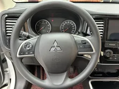 2021 Mitsubishi Outlander 2.0L 2WD 5 Seats, белый — фото 13