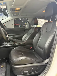 2022 Hyundai Elantra 1.5L CVT LUX Premium, белый — фото 11