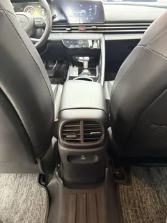 2022 Hyundai Elantra 1.5L CVT LUX Premium, белый — фото 14