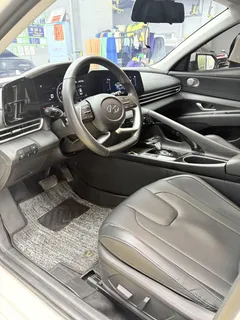 2022 Hyundai Elantra 1.5L CVT LUX Premium, белый — фото 18