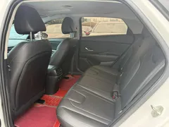 2021 Hyundai Elantra 1.5L CVT LUX Premium, белый — фото 5
