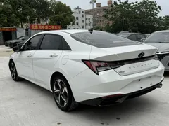 2021 Hyundai Elantra 1.5L CVT LUX Premium, белый — фото 10