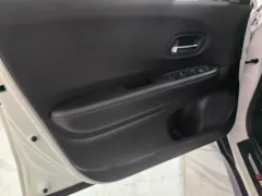 2022 Honda Vezel 1.5L CVT Pioneer, белый — фото 10