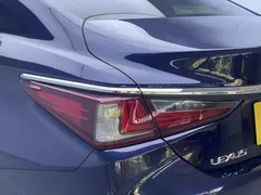 2021 Lexus ES 200 Excellence, синий — фото 19