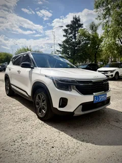 2023 Kia Seltos 1.5L IVT Luxury, белый — фото 3