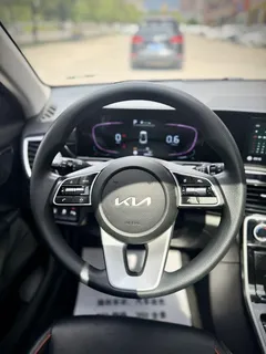 2023 Kia Seltos 1.5L IVT Luxury, белый — фото 20
