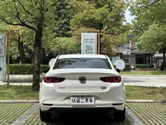 2022 Mazda Mazda3 2.0L AT, белый — фото 10