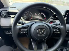 2023 Honda Vezel 1.5L CVT Tech, белый — фото 12