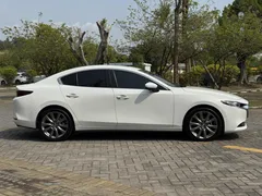 2021 Mazda Mazda3 2.0L AT, белый — фото 15