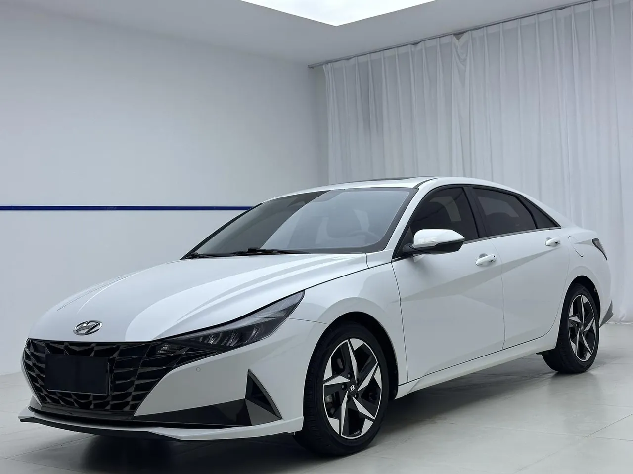 2022 Hyundai Elantra 1.5L CVT LUX Premium