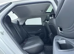 2022 Hyundai Elantra 1.5L CVT LUX Premium, белый — фото 10