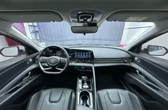 2022 Hyundai Elantra 1.5L CVT LUX Premium, белый — фото 11