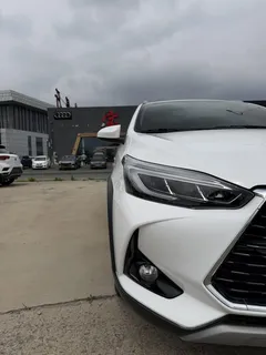 2022 Toyota Yaris L Zhixuan X 1.5L CVT Luxury Plus, белый — фото 4