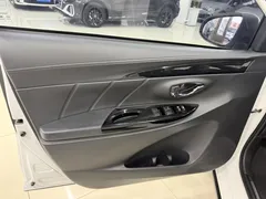 2022 Toyota Yaris L Zhixuan 1.5L CVT Luxury Plus, белый — фото 8