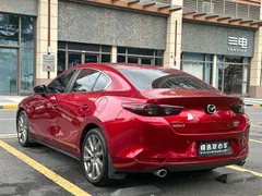 2021 Mazda Mazda3 2.0L AT, красный — фото 6