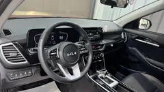 2023 Kia Seltos 1.5L IVT Luxury, красный — фото 10