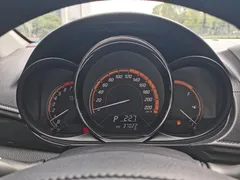 2022 Toyota Yaris L Zhixuan X 1.5L CVT Luxury Plus, белый — фото 19