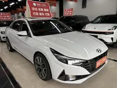 2021 Hyundai Elantra 1.5L CVT Leading GLS, белый — фото 3