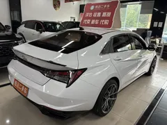 2021 Hyundai Elantra 1.5L CVT Leading GLS, белый — фото 4