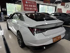2021 Hyundai Elantra 1.5L CVT Leading GLS, белый — фото 5