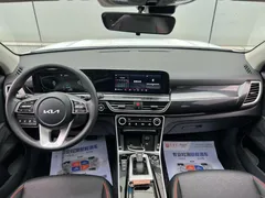 2023 Kia Seltos 1.5L IVT Luxury, белый — фото 9