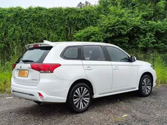 2021 Mitsubishi Outlander 2.0L 2WD 5-seat, белый — фото 4