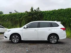 2021 Mitsubishi Outlander 2.0L 2WD 5-seat, белый — фото 6