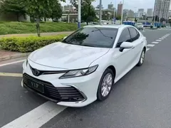 2022 Toyota Camry 2.0GVP Leading, белый — фото 1
