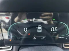 2023 Hyundai Elantra 1.5L CVT LUX Premium, синий — фото 11