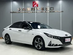 2022 Hyundai Elantra 1.5L CVT LUX Premium, белый — фото 3