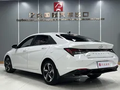 2022 Hyundai Elantra 1.5L CVT LUX Premium, белый — фото 6