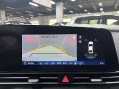 2022 Hyundai Elantra 1.5L CVT LUX Premium, белый — фото 8