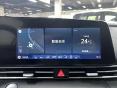 2022 Hyundai Elantra 1.5L CVT LUX Premium, белый — фото 21