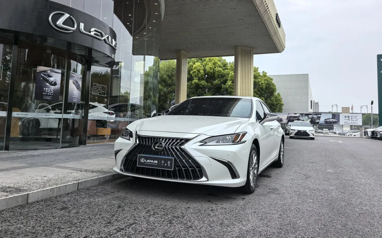 2021 Lexus ES 200 Excellence