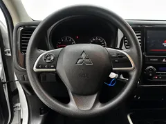 2021 Mitsubishi Outlander 2.0L 2WD 5 Seats, белый — фото 21