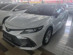 2023 Toyota Camry 2.0GVP Leading, белый — фото 1