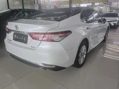 2023 Toyota Camry 2.0GVP Leading, белый — фото 5