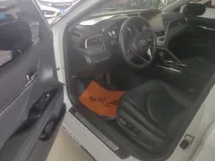 2023 Toyota Camry 2.0GVP Leading, белый — фото 9