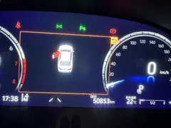 2023 Toyota Camry 2.5G Luxury, белый — фото 5