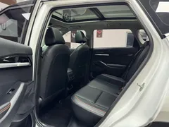 2023 Kia Seltos 1.5L IVT Luxury, белый — фото 8