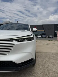2023 Honda Vezel 1.5L CVT Tech, белый — фото 5