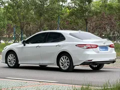 2023 Toyota Camry 2.0G Luxury, белый — фото 6