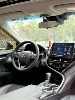 2023 Toyota Camry 2.0G Luxury, белый — фото 9