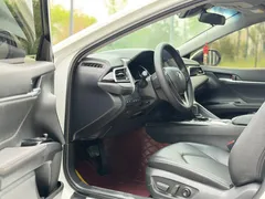 2023 Toyota Camry 2.0G Luxury, белый — фото 18