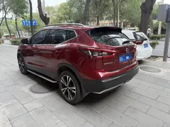 2022 Nissan Qashqai 2.0L XV Prem Luxury, красный — фото 4