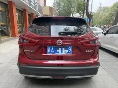 2022 Nissan Qashqai 2.0L XV Prem Luxury, красный — фото 5