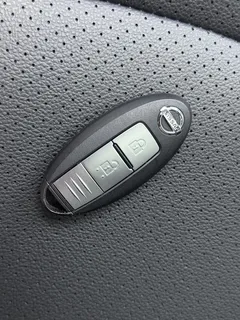2023 Nissan Tiida 1.6L CVT, красный — фото 18