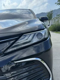 2021 Toyota Camry 2.5G Luxury, чёрный — фото 2